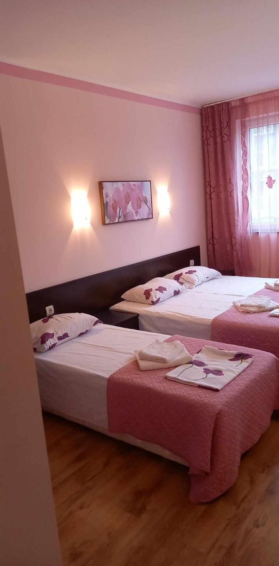 Central Plaza Apartment Солнечный берег Экстерьер фото